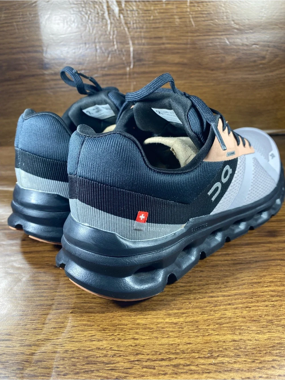 On Cloud Runner waterproof women’s shoe size 7